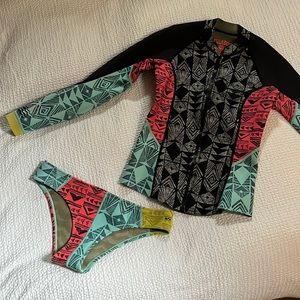 Billabong neoprene surfing set top and bottom